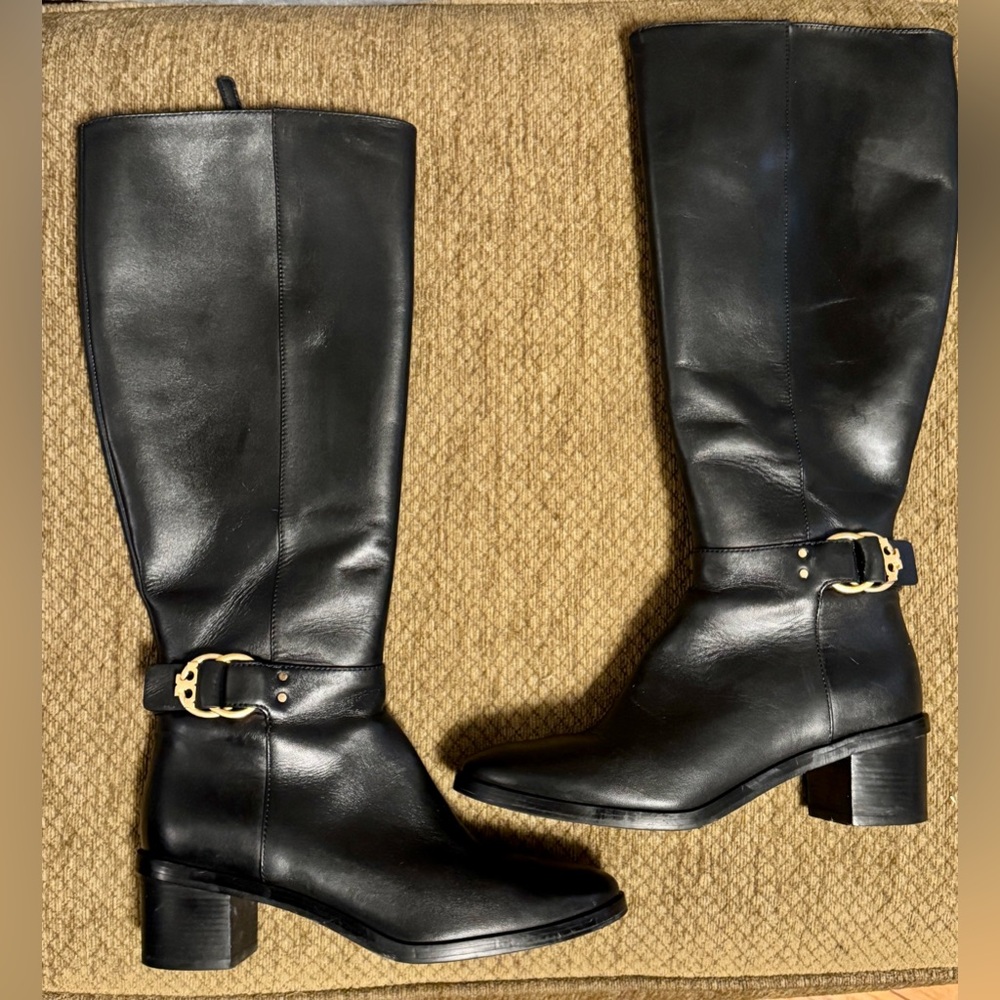 Tory Burch back leather riding boots gold logo zip 2” heel $495 original 7.5